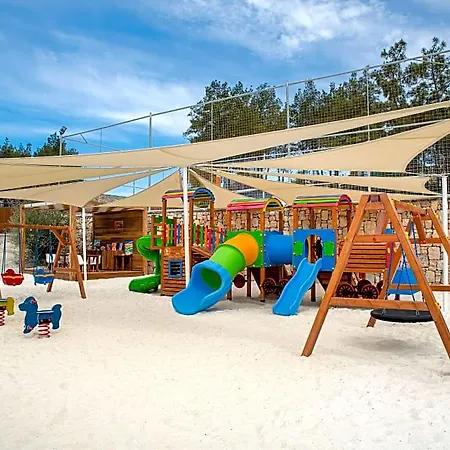 Hotel Lujo Art &joy 5*